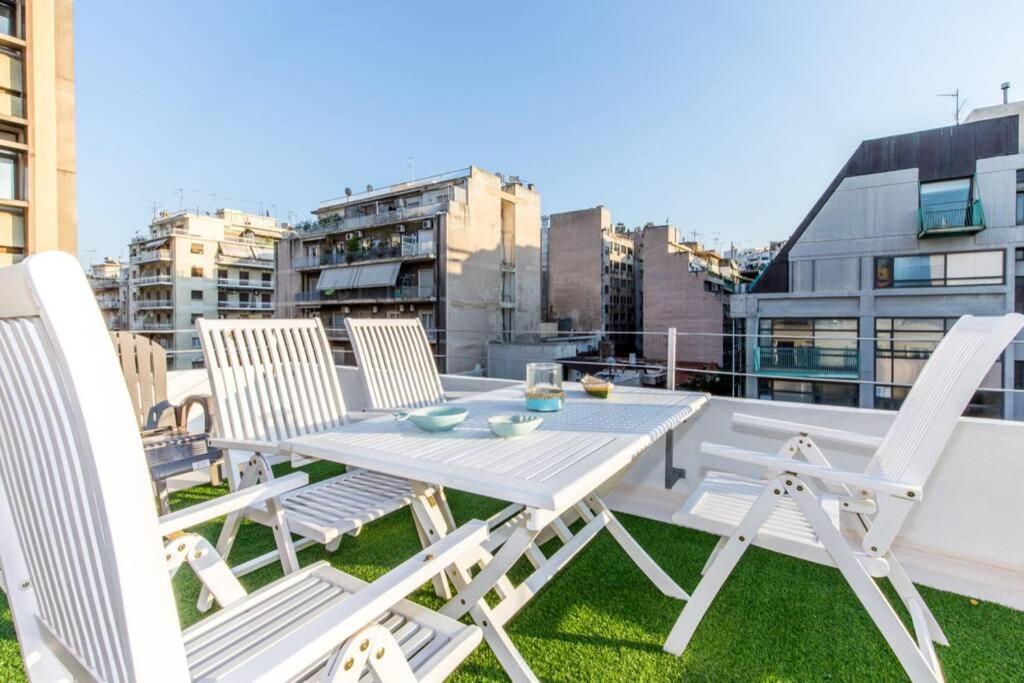 Neoclassical Flat With 2 Bedrooms In Piraeus Exterior photo