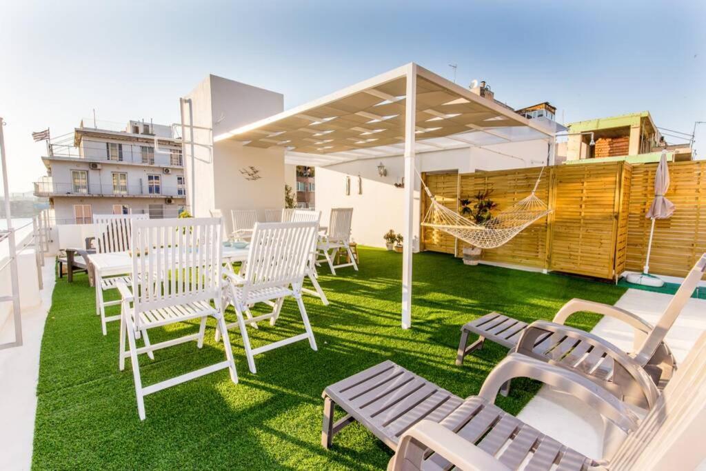 Neoclassical Flat With 2 Bedrooms In Piraeus Exterior photo